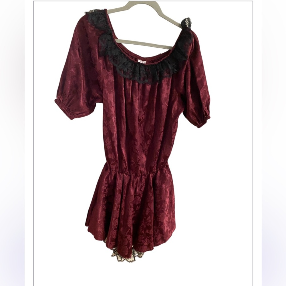 Under Wraps Elegant Burgundy costume Dress with Black Lace Trim size large
